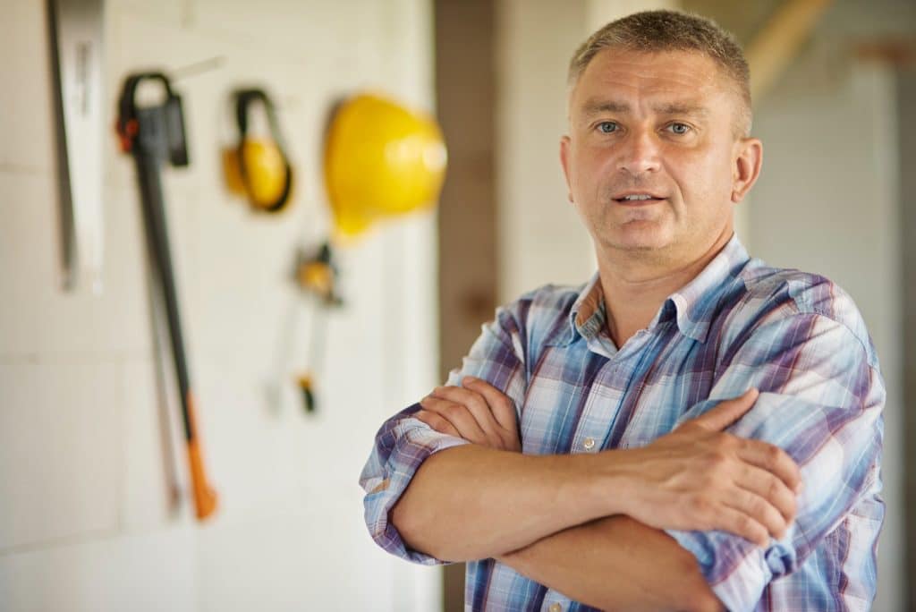 trabajador de más de 52 años