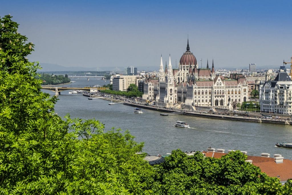 vistas del parlamento de budapest