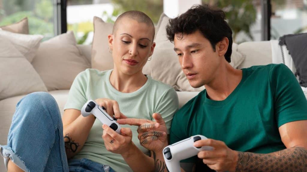 jovenes jugando a videojuegos del bono cultural