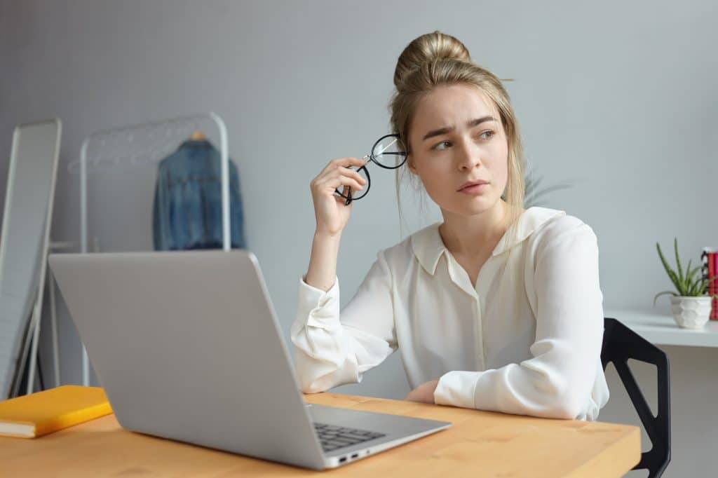 jovenes buscando trabajo