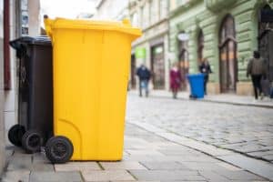 Tasa de basura en Madrid: cuánto se paga en 2026, quién la paga y cómo ...